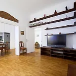 Charming Urban Retreat, Brera - Porta Nuova Apartment