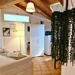 Apartamento Acasadifranci Attico Con Dehor Privato, Wifi E Metro A 4 Min Da Piedi Milão