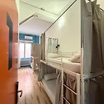 Quo Hostel *