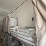 Quo Hostel *