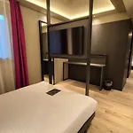 Hotel Kira