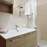 Modern Bright And * Milán