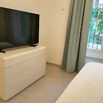 Isola Metro 20m Modern Balcony Arthome Apartment *