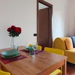 Lejlighed Center Urban Apt, Ac, Wifi, Metro M3 Duomo