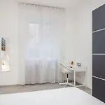 Apartment Chiara's Urban Oasis - - Duomo 8 Min Mailand