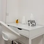 Chiara's Urban Oasis - - Duomo 8 Min Apartment *