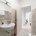 아파트 Ourjoy & Skyjoy Units - Via M Gioia, 47 - Wifi, 1 Private Parking, Station, *