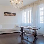 Апартаменты Sempione Color Citylife Fiera District *