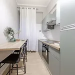 Elegance Apartament *