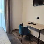 V7 Hotel Mediolan