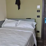 Hotel V7 Mediolan