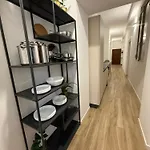 Newly Renovated 2br Near Bocconi & Metro Ferienhaus