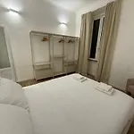 Newly Renovated 2br Near Bocconi & Metro Mailand
