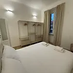Newly Renovated 2br Near Bocconi & Metro Ferienhaus *