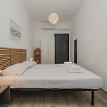 Bnbest Walk In Duomo 4-6 Pax * Милан