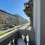Apartmán New One-bedroom With Terrace In The Nolo Area, Metro 1 Rovereto Stop