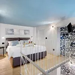 Apartamento Design & Elegant In Navigli - Milão