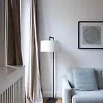 Elegante E Raffinato Bilocale B In Piazza Affari Apartamento