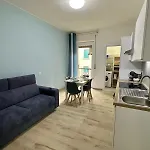 Lucania Azzurra Apartment, Elegante E Confortevole, Con Metro M3 Sotto Casa, Collegamento Diretto A Duomo Di E Stazione Lägenhet Milano