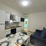 Lucania Azzurra Apartment, Elegante E Confortevole, Con Metro M3 Sotto Casa, Collegamento Diretto A Duomo Di E Stazione 아파트 밀라노
