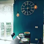 Modern Flat In Apartman *