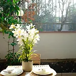 Luxury 2-bedroom Station Apartment *