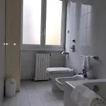 Apartment The Argonne Retreat- Linate & Duomo Direct Milan