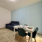 Lucania Azzurra Apartment, Elegante E Confortevole, Con Metro M3 Sotto Casa, Collegamento Diretto A Duomo Di E Stazione