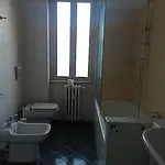 דירה 15 Min From The Cathedral, Spacious, Bright, Elevator, Wi-fi מילאנו