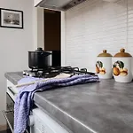 Apartment Just Urban - Elegant 1-br Flat In Solari Area - 2 Min Metro M4