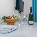 Bright '46' Cosy And Apartment