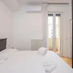 I-host - Bright 1br With Balcony In *