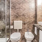 Apartment Elegant Center Flat 5 Guests - M1 Metro - Fast Wi-fi - Ac & Balcony *