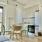 Metro M3 S&m Home, Comoda Soluzione Di Design, Con Collegamento Diretto A Duomo Di Milano, Stazione E Porta Garibaldi 公寓 *