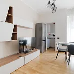 Guesthost - Stylish Flat In Navigli District Milán