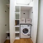 One-bedroom Unit G With Garden Apartment