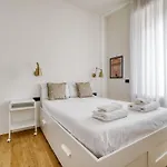 Just Urban - Chic & Stylish In Center - 1 Min M2 Metro