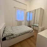 Modern In Dergano Apartament