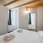 Family-friendly In Isola District Lejlighed *