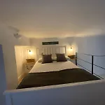 The Loft In The Yard Apartment