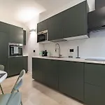 9 Min Walk From Porta Nuova, Design And Elegance Lägenhet