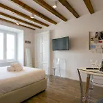 شقة Navigli - Via Vigevano