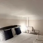 Acasadiimma Loft Elegante A 2 Min Da Metropolitana Porta Romana Con Wifi, Corte Interna Апартаменты
