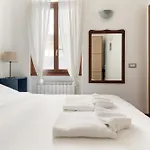 Guesthost - M5 Isola Comfy Milan