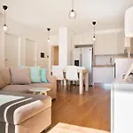 Easy Living - M1 Metro Wi-fi * Милан