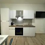 Lucania Azzurra Apartment, Elegante E Confortevole, Con Metro M3 Sotto Casa, Collegamento Diretto A Duomo Di E Stazione 아파트 *