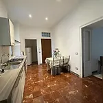 Apartmán New One-bedroom With Terrace In The Nolo Area, Metro 1 Rovereto Stop
