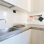 Guesthost - Stylish Flat In Navigli District Apartamento Milán