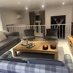 V13 Apartman