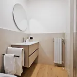 Just Urban - Strategic 1-br With Balcony - Duomo And Life * Milano